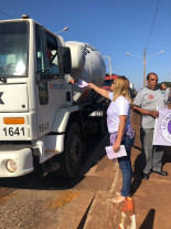 Prefeitura leva conscientização do "Agosto Lilás" a mais de 2 mil pessoas em blitz na BR-163