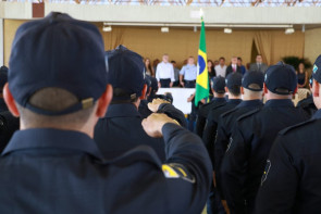 Câmara de Dourados recebe homenagem da Guarda Municipal durante formatura