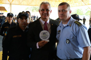 Câmara de Dourados recebe homenagem da Guarda Municipal durante formatura