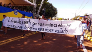 Macaúba recebeu desfile em homenagem ao dia da independência e Délia é homenageada