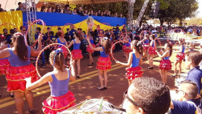 Macaúba recebeu desfile em homenagem ao dia da independência e Délia é homenageada