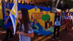 Macaúba recebeu desfile em homenagem ao dia da independência e Délia é homenageada