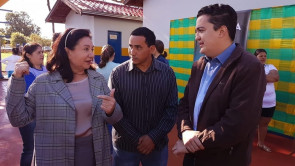 Macaúba recebeu desfile em homenagem ao dia da independência e Délia é homenageada