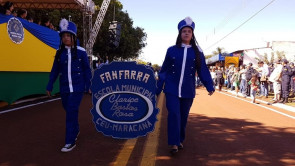 Macaúba recebeu desfile em homenagem ao dia da independência e Délia é homenageada