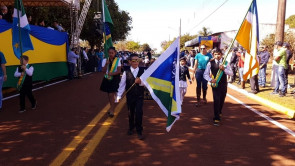 Macaúba recebeu desfile em homenagem ao dia da independência e Délia é homenageada