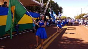 Macaúba recebeu desfile em homenagem ao dia da independência e Délia é homenageada
