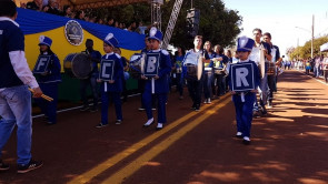 Macaúba recebeu desfile em homenagem ao dia da independência e Délia é homenageada