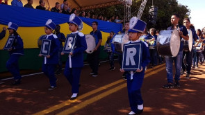 Macaúba recebeu desfile em homenagem ao dia da independência e Délia é homenageada