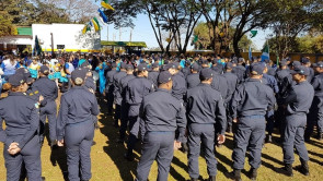 Macaúba recebeu desfile em homenagem ao dia da independência e Délia é homenageada