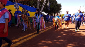 Macaúba recebeu desfile em homenagem ao dia da independência e Délia é homenageada