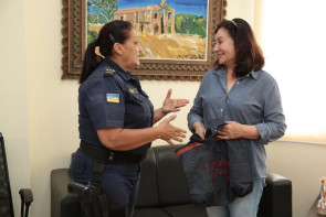 Ao se aposentar, agente da Guarda  Municipal é 'devolvida' à família