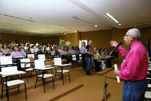 Servidores da educação infantil toma posse
