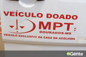 Crianças recebem festa na PAI e prefeita Délia celebra mobília nova para a policlínica