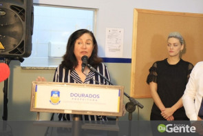 Crianças recebem festa na PAI e prefeita Délia celebra mobília nova para a policlínica