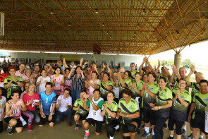 Evento de voleibol adaptado para  idosos é sucesso em Dourados