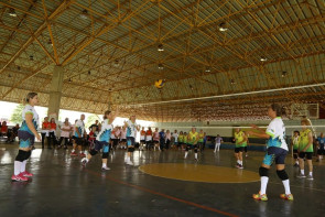 Evento de voleibol adaptado para  idosos é sucesso em Dourados