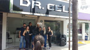 ‘Gatas na Piscina’ loja Dr. Cell realizará demonstrações com celulares embaixo D’água