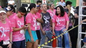 Gabriela Rocha vence a Corrida Rosa
