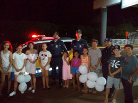 Crianças realizam blitz educativa pedindo mais educação no trânsito