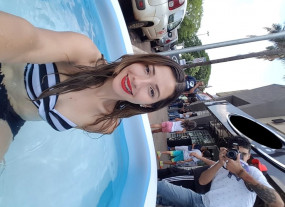 Piscina, celulares prova d’água e gatas molhadas no centro de Dourados