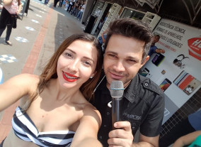 Piscina, celulares prova d’água e gatas molhadas no centro de Dourados