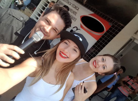 Piscina, celulares prova d’água e gatas molhadas no centro de Dourados