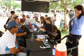 SAINDO DO SUFOCO: Mutirão de negociações de dívidas atende na Praça