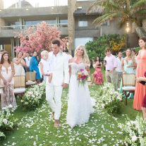 Karina Bacchi e o noivo Amaury Nunes postam fotos do casamento