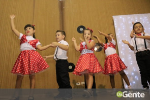 Professores do Ceim Guilherme Silveira  realizam noite cultural e festa da família
