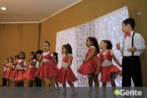 Professores do Ceim Guilherme Silveira  realizam noite cultural e festa da família