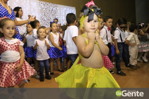 Professores do Ceim Guilherme Silveira  realizam noite cultural e festa da família