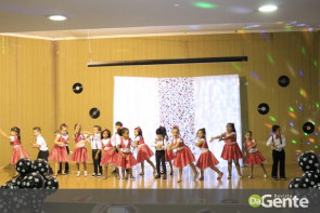 Professores do Ceim Guilherme Silveira  realizam noite cultural e festa da família