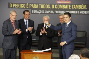 Dourados recebe veículo para fomentar ações após destaque no combate ao Aedes