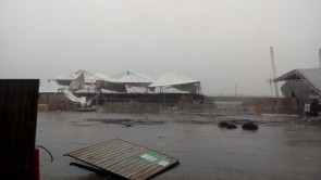 Temporal destrói estrutura após show em parque de exposições