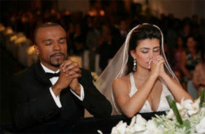 Alexandre Pires comemora 10 anos de casamento