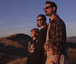 Novo clip do Backstreet Boys tem a participação de toda a família