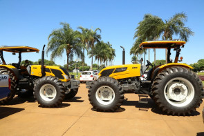 Agricultura Familiar terá mais três tratores para distribuição de calcário