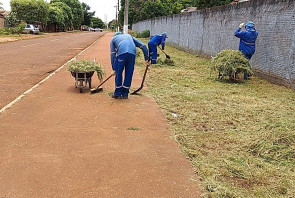 Semsur limpa escolas e Ceims para o início do ano letivo