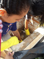 CCZ elimina focos de Aedes na praça  e pede colaboração de populares