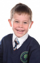 Pessoas fazem fila, para doar medula para menino lutando contra câncer raro