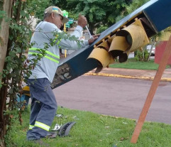 Agetran recupera semáforos danificados e alerta população