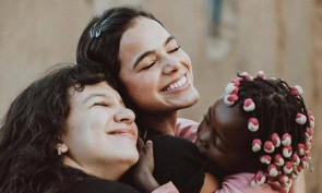 Bruna Marquezine faz vaquinha pela África