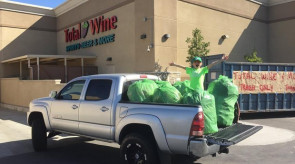 Garoto de 7 anos cria empresa de reciclagens com a ajuda dos pais