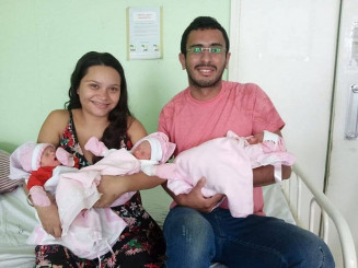 Esperando gêmeos, mãe descobre terceira filha na sala de parto no Piauí