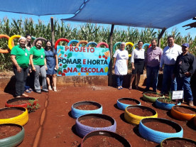 Projeto Horta com Pneus é lançado em  escola