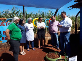 Projeto Horta com Pneus é lançado em  escola