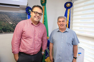 Alan Guedes durante reunião com o diretor-presidente da AEM/MS, Nilton Pinto Rodrigues
