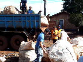 Mutirão contra dengue recolhe 12 caminhões de lixo