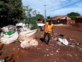 Mutirão contra dengue recolhe 12 caminhões de lixo