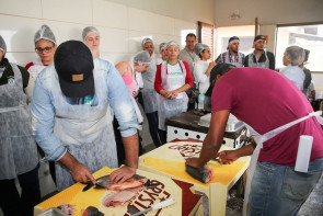 Dia de campo: oficinas de piscicultura atraem produtores de toda a região